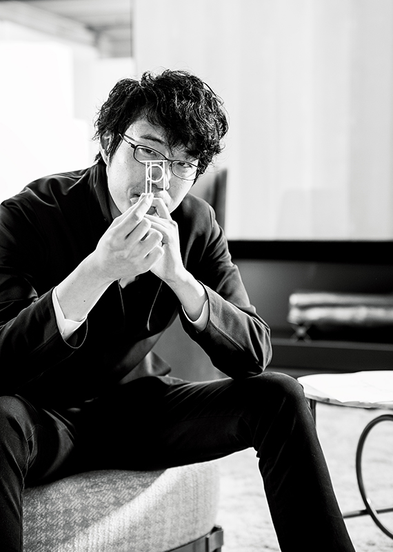 <p>日本设计师佐藤大在2017年与Minotti结缘。</p>

<p>佐藤大于2002年在东京创立了Nendo建筑与设计工作室，并担任首席设计师，他的设计风格多面、充满诗意、别具创意。佐藤大以其纵横众多领域的设计而闻名于世，从平面设计、产品设计到建筑、装置设计，他在2018年正式加入了Minotti设计团队。</p>
